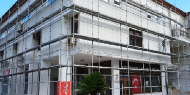 belediye-binasinda-tadilat-calismalari-basladi.jpg