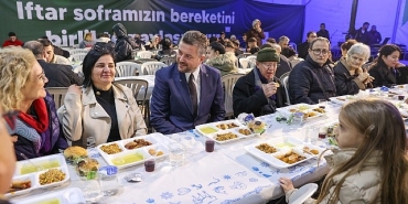 buca-belediyesinin-iftar-cadirina-yogun-ilgi.jpg