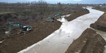 kursunlu-bolgesinde-dere-islah-calismasi-yapiliyor.jpg