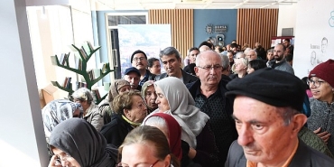kitapseverler-osmangazi-belediyesinin-standinda-kuyruklar-olusturdu.jpg