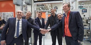 mandan-500-milyon-euroluk-yatirim-nurnbergde-batarya-uretimi-basladi.jpg