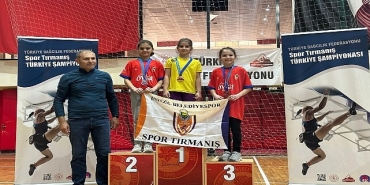 spor-tirmanista-inegollu-sporcular-derecelere-uzandi.jpg