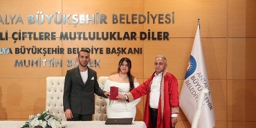 antalya-buyuksehir-belediyesi-nikah-salonunda-05-05-2025-yogunlugu.jpg