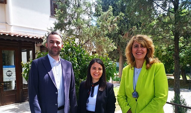 ege-universitesi-2-uluslararasi-turan-film-festivalinde-sinemanin-anlati-dili-ve-gelecegi-tartisildi.jpg