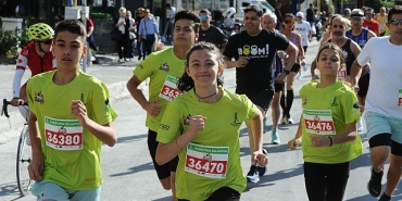 karsiyaka-anneler-gununde-zubeyde-hanima-kosuyor-son-basvuru-9-mayis.jpg