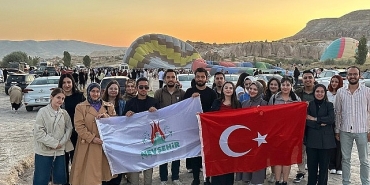finallerin-bitimiyle-universite-ogrencilerine-balon-seyri-etkinligi.jpg