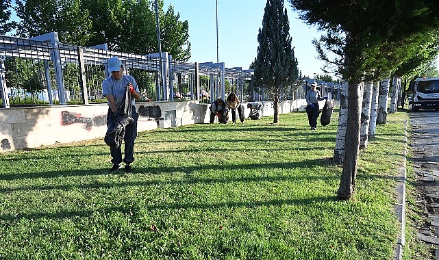 salihli-belediyesi-temizlik-isleri-ile-park-ve-bahceler-mudurlugu-ekiplerimiz-gumuscayi-ve-kursunlu-piknik-alanlarini-titizlikle-temizleyerek-piril-piril-hale-getirdi.jpg