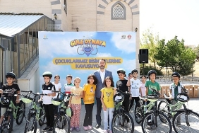 gule-oynaya-camiye-gel-projesi-kapsaminda-cocuklar-bisikletlerine-kavusmaya-devam-ediyor.jpg