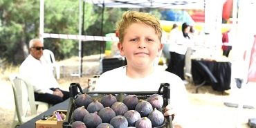 osmangazi-belediyesinden-dunyaca-unlu-siyah-incire-festival.jpg