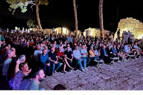 phaselis-festivalinde-samida-sahne-aldi.jpg