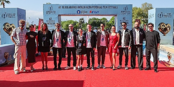 altin-portakal-yarisinda-bugun-beyazperdeye-hayatta-kalma-hikayeleri-yansidi.jpg