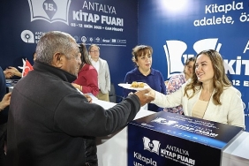 antalya-kitap-fuarini-1-milyon-103-bin-kisi-ziyaret-etti.jpg