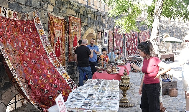antika-ve-koleksiyon-meraklilari-tarihin-merkezinde-bulusuyor.jpg