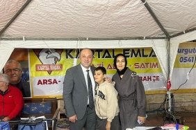 baskan-selcuk-yildiz-meclis-uyeleriyle-birlikte-panayiri-gezdi.jpg