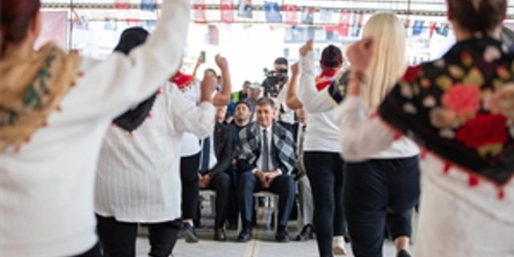 baskan-tugay-menemen-cumhuriyet-her-yerde-kutlamalarina-katildi.jpg