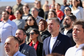 bucali-miniklerden-duygu-dolu-kutlama.jpg