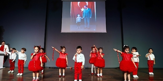 didim-belediyesi-deniz-yildizlari-kres-ve-gunduz-bakimevinde-minik-yurekler-29-ekim-cumhuriyet-bayramini-coskuyla-kutladi.jpg
