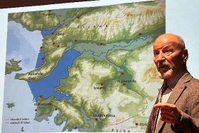 dr-mustafa-buyukkolancidan-50-yillik-arkeoloji-yolculugu.jpg