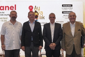 egenin-iki-kiyisinda-zeytinin-dostlugu-20-ayvalik-uluslararasi-zeytin-hasat-ve-turizm-festivalinde-panel-yogun-ilgi-gordu.jpg