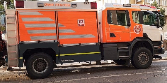 izmir-itfaiyesi-deprem-sonrasi-destek-icin-sindirgida.jpg