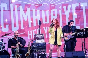 izmirde-cumhuriyet-kutlamalari-devam-ediyor.jpg