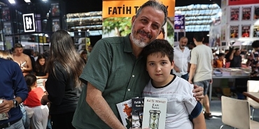 kitap-tutkunlari-antalya-kitap-fuarinda-bulusuyor.jpg