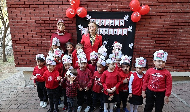 konakta-cumhuriyet-bayrami-coskusu-basladi.jpg