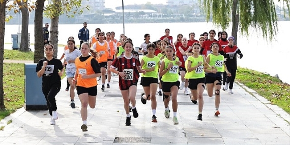 kucukcekmecede-cumhuriyet-kosusu-duzenlendi.jpg