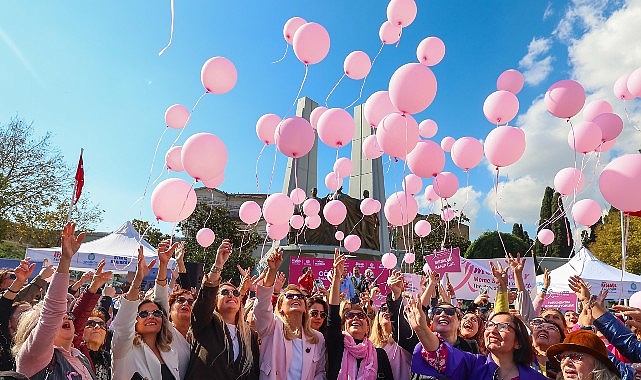 meme-kanseri-farkindaligi-icin-bakirkoyde-gokyuzune-pembe-balonlar-ucuruldu.jpg