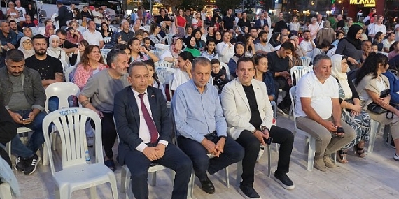minik-ogrencilerden-cumhuriyet-bayrami-kutlamasi.jpg