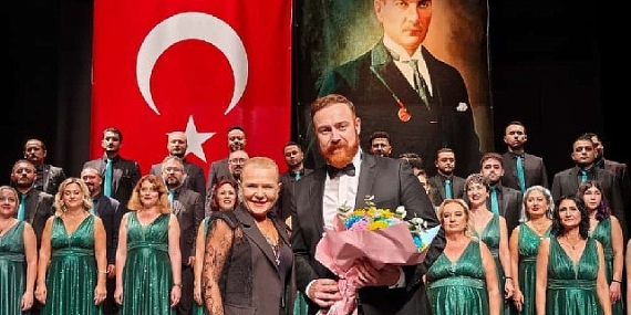 yenisehir-belediyesinden-coskulu-cumhuriyet-konseri.jpg