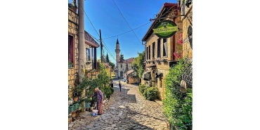 yesilyurt-koyu-sonbaharin-renkleri-esliginde-cumhuriyet-coskusunu-dogada-kutluyor.jpg