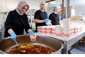250-vatandasa-her-gun-sicak-yemek.jpg