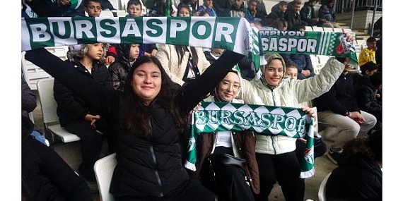 osmangazili-cocuklar-bursaspor-coskusunu-tribunde-yasadi.jpg
